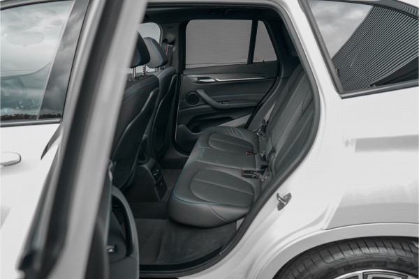 BMW X1 xDrive25e M-Sport Pano ACC Trekhaak SOH 90% 19"