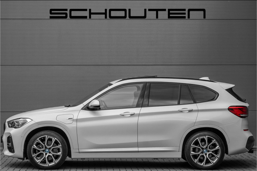 BMW X1 xDrive25e M-Sport Pano ACC Trekhaak SOH 90% 19"