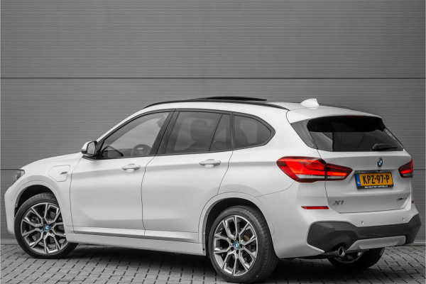 BMW X1 xDrive25e M-Sport Pano ACC Trekhaak SOH 90% 19"