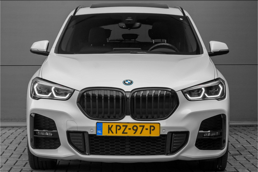 BMW X1 xDrive25e M-Sport Pano ACC Trekhaak SOH 90% 19"