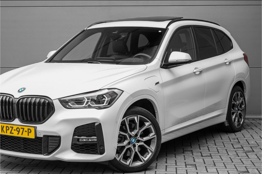 BMW X1 xDrive25e M-Sport Pano ACC Trekhaak SOH 90% 19"