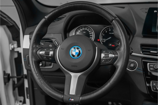 BMW X1 xDrive25e M-Sport Pano ACC Trekhaak SOH 90% 19"