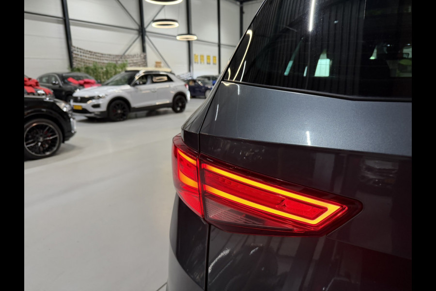 Seat Ateca 1.5 TSI Xcellence|Pano|Alcantara|19" Zwarte Velgen|360° Camera|Keyless|Sfeerverlichting|Virtueel Cockpit|Rijklaar