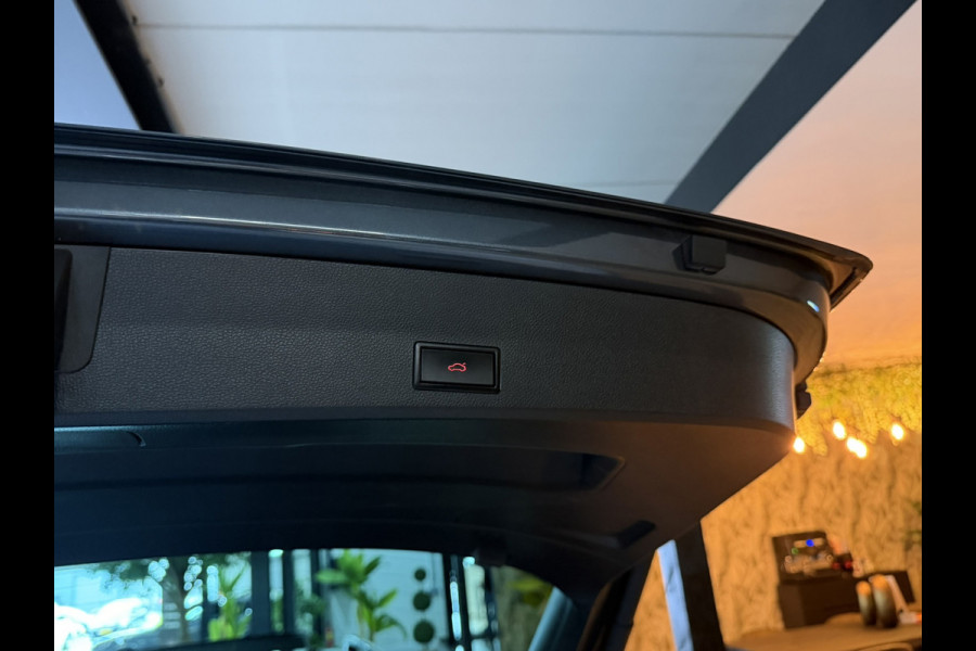 Seat Ateca 1.5 TSI Xcellence|Pano|Alcantara|19" Zwarte Velgen|360° Camera|Keyless|Sfeerverlichting|Virtueel Cockpit|Rijklaar