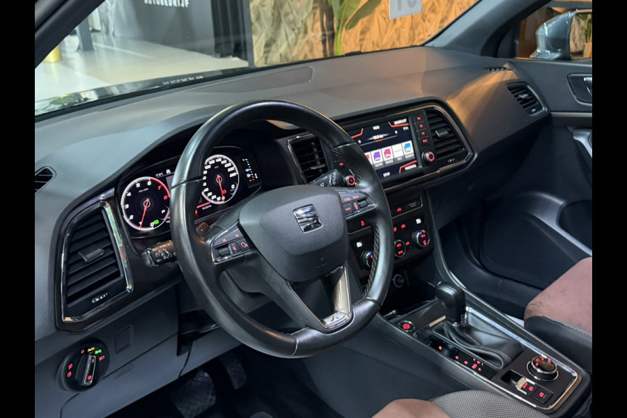 Seat Ateca 1.5 TSI Xcellence|Pano|Alcantara|19" Zwarte Velgen|360° Camera|Keyless|Sfeerverlichting|Virtueel Cockpit|Rijklaar