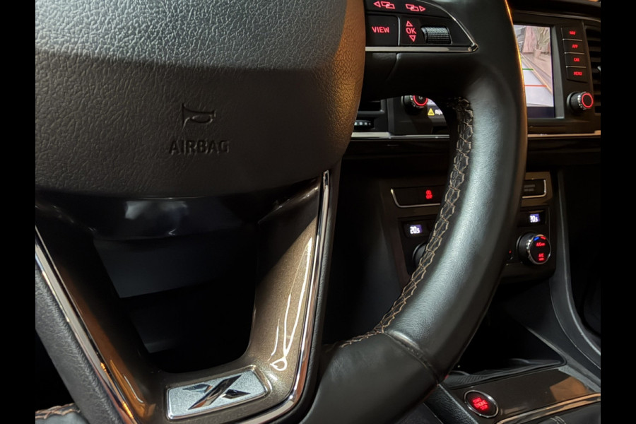 Seat Ateca 1.5 TSI Xcellence|Pano|Alcantara|19" Zwarte Velgen|360° Camera|Keyless|Sfeerverlichting|Virtueel Cockpit|Rijklaar