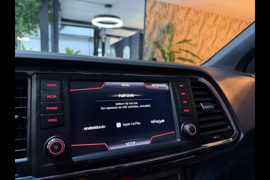 Seat Ateca 1.5 TSI Xcellence|Pano|Alcantara|19" Zwarte Velgen|360° Camera|Keyless|Sfeerverlichting|Virtueel Cockpit|Rijklaar