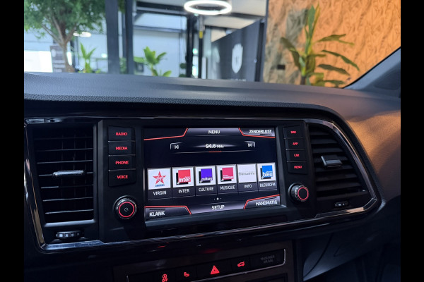 Seat Ateca 1.5 TSI Xcellence|Pano|Alcantara|19" Zwarte Velgen|360° Camera|Keyless|Sfeerverlichting|Virtueel Cockpit|Rijklaar