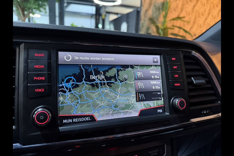 Seat Ateca 1.5 TSI Xcellence|Pano|Alcantara|19" Zwarte Velgen|360° Camera|Keyless|Sfeerverlichting|Virtueel Cockpit|Rijklaar