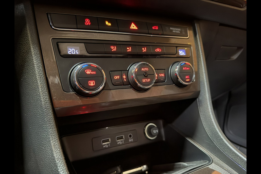 Seat Ateca 1.5 TSI Xcellence|Pano|Alcantara|19" Zwarte Velgen|360° Camera|Keyless|Sfeerverlichting|Virtueel Cockpit|Rijklaar