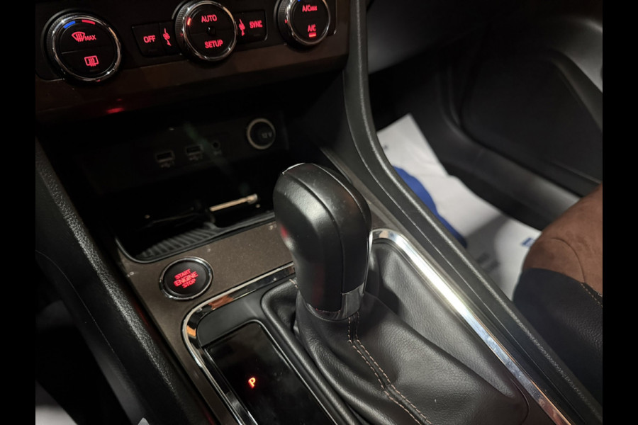 Seat Ateca 1.5 TSI Xcellence|Pano|Alcantara|19" Zwarte Velgen|360° Camera|Keyless|Sfeerverlichting|Virtueel Cockpit|Rijklaar