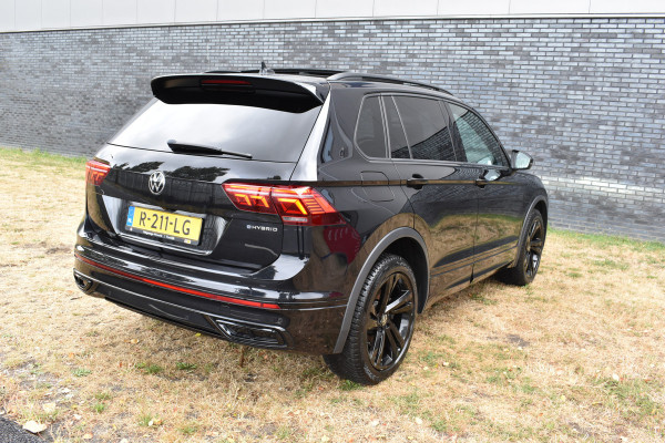 Volkswagen Tiguan 1.4 TSI eHybrid R-Line Business+ Facelift Black edition Plugin-hybride 1e eigenaar Pano 245pk IQ-light