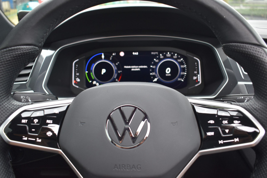 Volkswagen Tiguan 1.4 TSI eHybrid R-Line Business+ Facelift Black edition Plugin-hybride 1e eigenaar Pano 245pk IQ-light