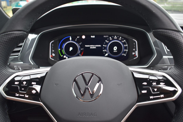 Volkswagen Tiguan 1.4 TSI eHybrid R-Line Business+ Facelift Black edition Plugin-hybride 1e eigenaar Pano 245pk IQ-light