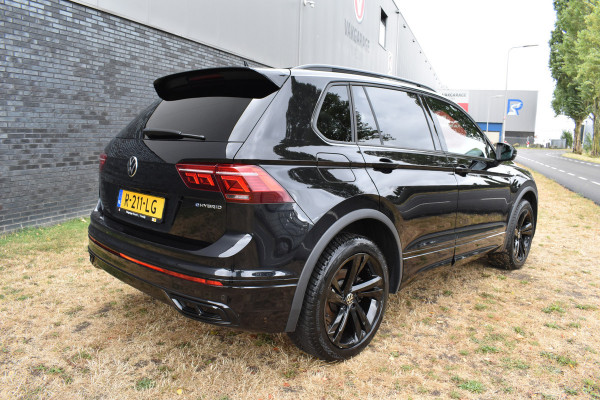 Volkswagen Tiguan 1.4 TSI eHybrid R-Line Business+ Facelift Black edition Plugin-hybride 1e eigenaar Pano 245pk IQ-light