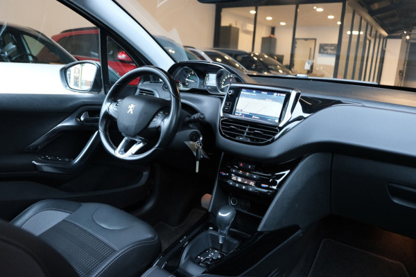Peugeot 2008 1.2 PureTech Allure *PANORAMADAK* D-Riem V.V |Slechts 77.528km Compleet Onderhouden|