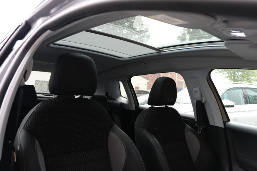 Peugeot 2008 1.2 PureTech Allure *PANORAMADAK* D-Riem V.V |Slechts 77.528km Compleet Onderhouden|