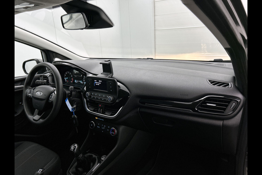 Ford Fiesta 1.1 Trend | LM VELGEN | VERWARMDE VOORRUIT | PARK. SENSOREN