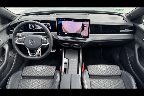 Volkswagen Passat Variant 1.5 eTSI R-Line Panorama Massage stoelen Sfeer verlichting All season banden Bomvolle uitvoering