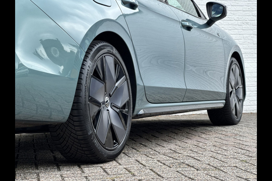 Volkswagen Passat Variant 1.5 eTSI R-Line Panorama Massage stoelen Sfeer verlichting All season banden Bomvolle uitvoering