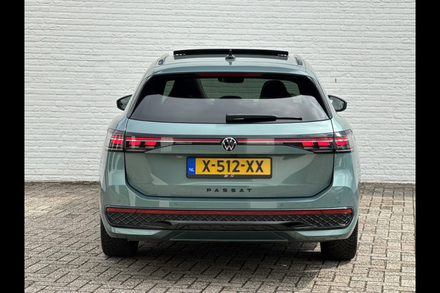 Volkswagen Passat Variant 1.5 eTSI R-Line Panorama Massage stoelen Sfeer verlichting All season banden Bomvolle uitvoering