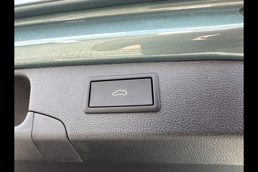 Volkswagen Passat Variant 1.5 eTSI R-Line Panorama Massage stoelen Sfeer verlichting All season banden Bomvolle uitvoering