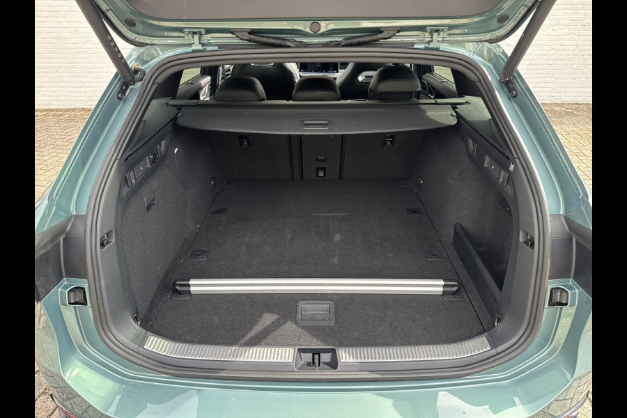 Volkswagen Passat Variant 1.5 eTSI R-Line Panorama Massage stoelen Sfeer verlichting All season banden Bomvolle uitvoering