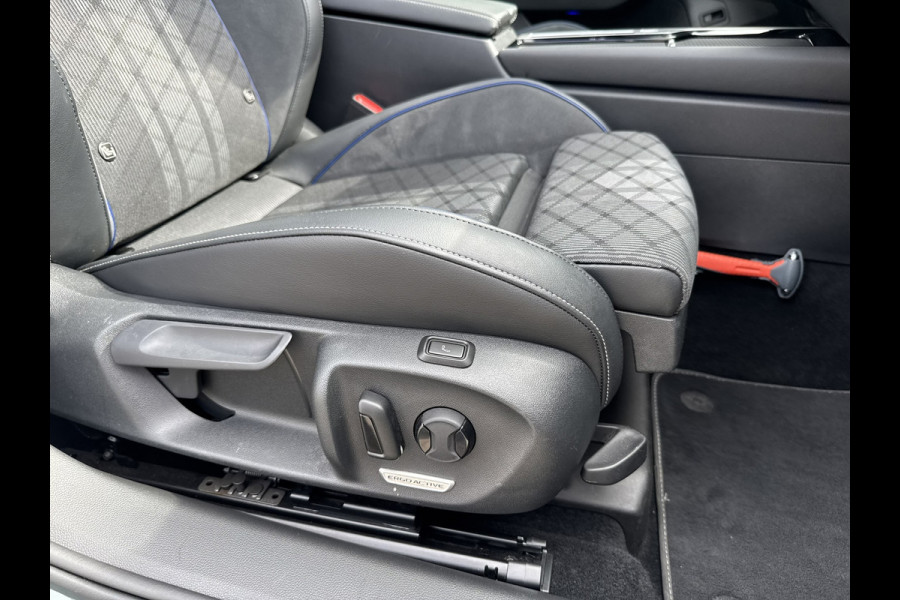 Volkswagen Passat Variant 1.5 eTSI R-Line Panorama Massage stoelen Sfeer verlichting All season banden Bomvolle uitvoering