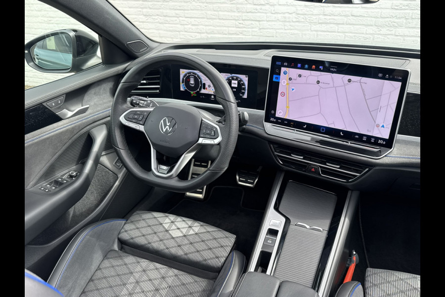Volkswagen Passat Variant 1.5 eTSI R-Line Panorama Massage stoelen Sfeer verlichting All season banden Bomvolle uitvoering