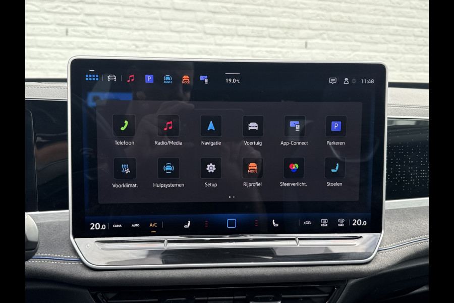 Volkswagen Passat Variant 1.5 eTSI R-Line Panorama Massage stoelen Sfeer verlichting All season banden Bomvolle uitvoering