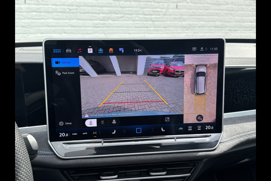 Volkswagen Passat Variant 1.5 eTSI R-Line Panorama Massage stoelen Sfeer verlichting All season banden Bomvolle uitvoering