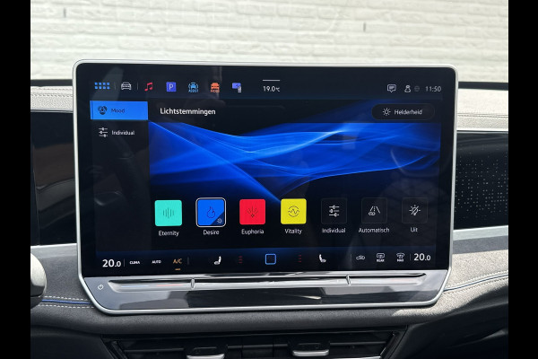 Volkswagen Passat Variant 1.5 eTSI R-Line Panorama Massage stoelen Sfeer verlichting All season banden Bomvolle uitvoering