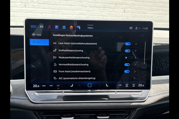 Volkswagen Passat Variant 1.5 eTSI R-Line Panorama Massage stoelen Sfeer verlichting All season banden Bomvolle uitvoering