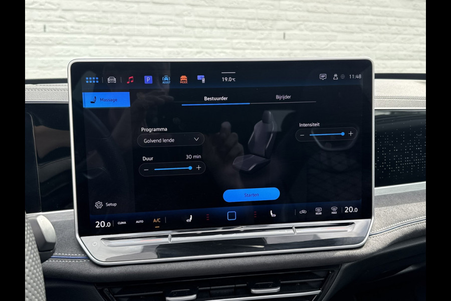 Volkswagen Passat Variant 1.5 eTSI R-Line Panorama Massage stoelen Sfeer verlichting All season banden Bomvolle uitvoering