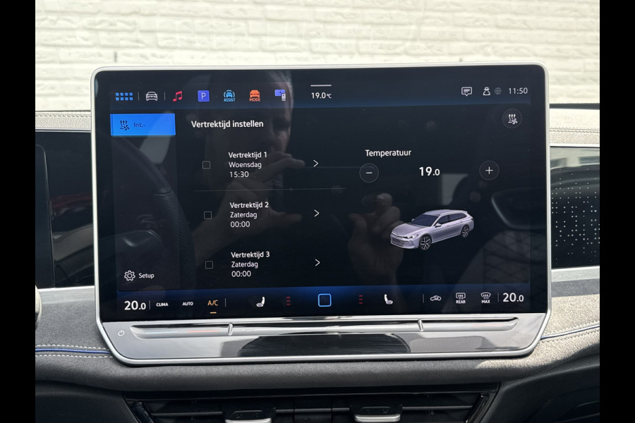 Volkswagen Passat Variant 1.5 eTSI R-Line Panorama Massage stoelen Sfeer verlichting All season banden Bomvolle uitvoering