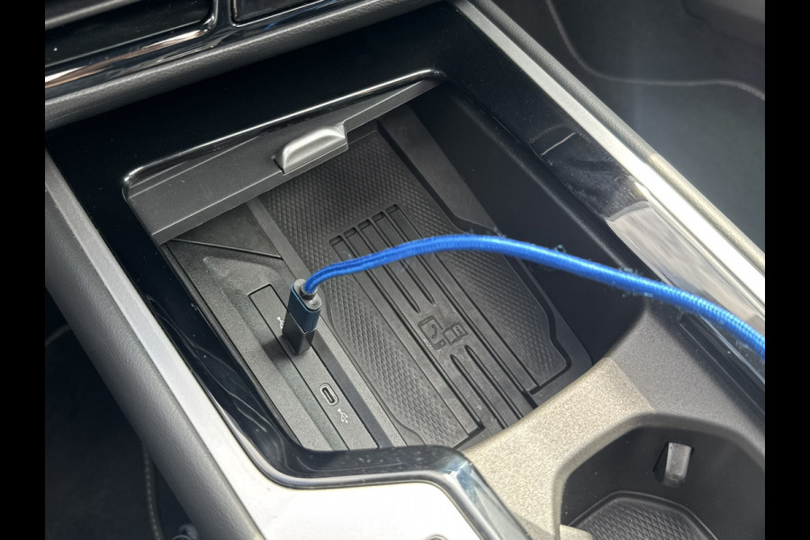 Volkswagen Passat Variant 1.5 eTSI R-Line Panorama Massage stoelen Sfeer verlichting All season banden Bomvolle uitvoering