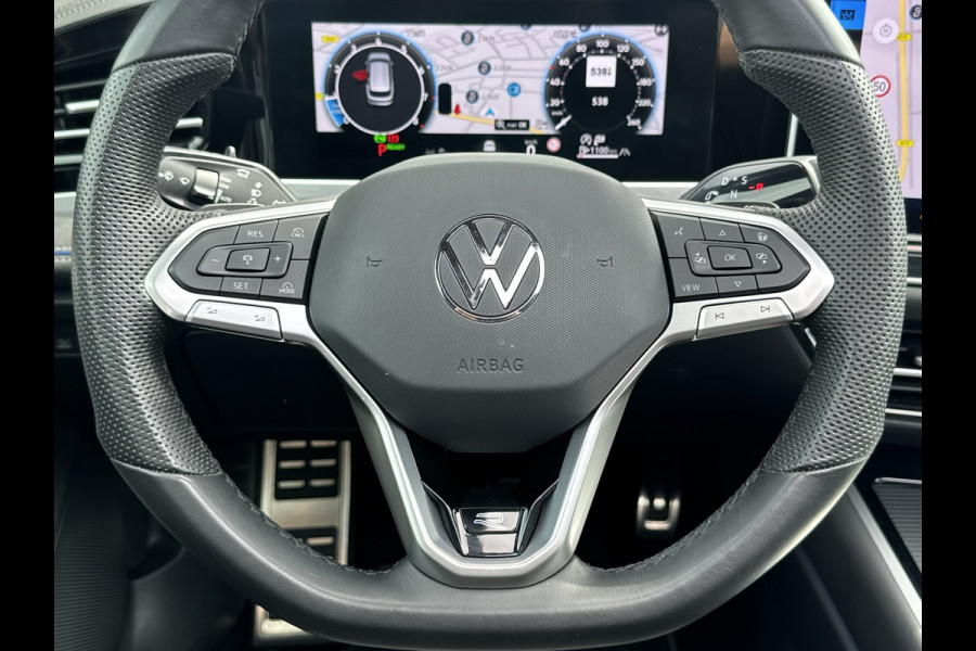Volkswagen Passat Variant 1.5 eTSI R-Line Panorama Massage stoelen Sfeer verlichting All season banden Bomvolle uitvoering