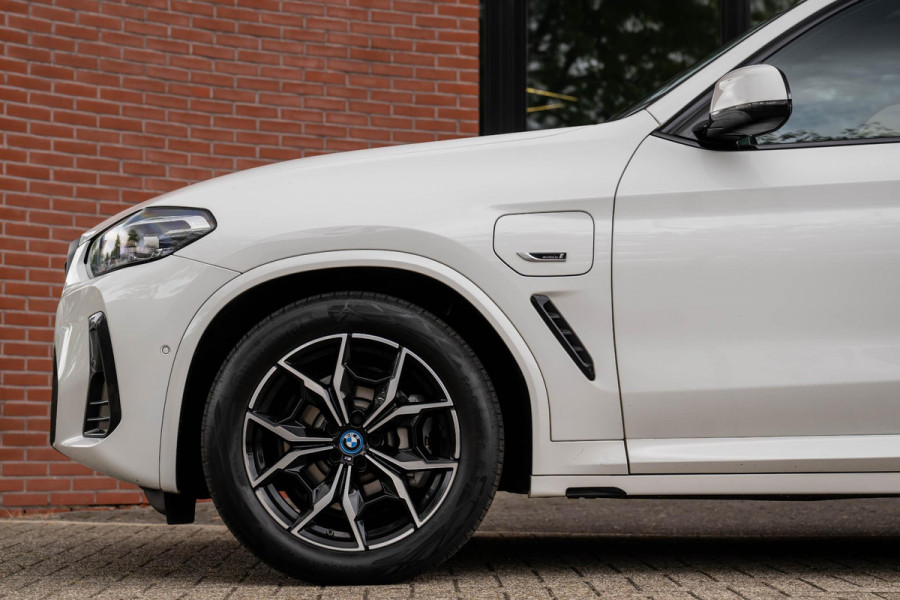 BMW X3 xDrive30e M-Sport Pano HuD Trekhaak Camera 94% SOH