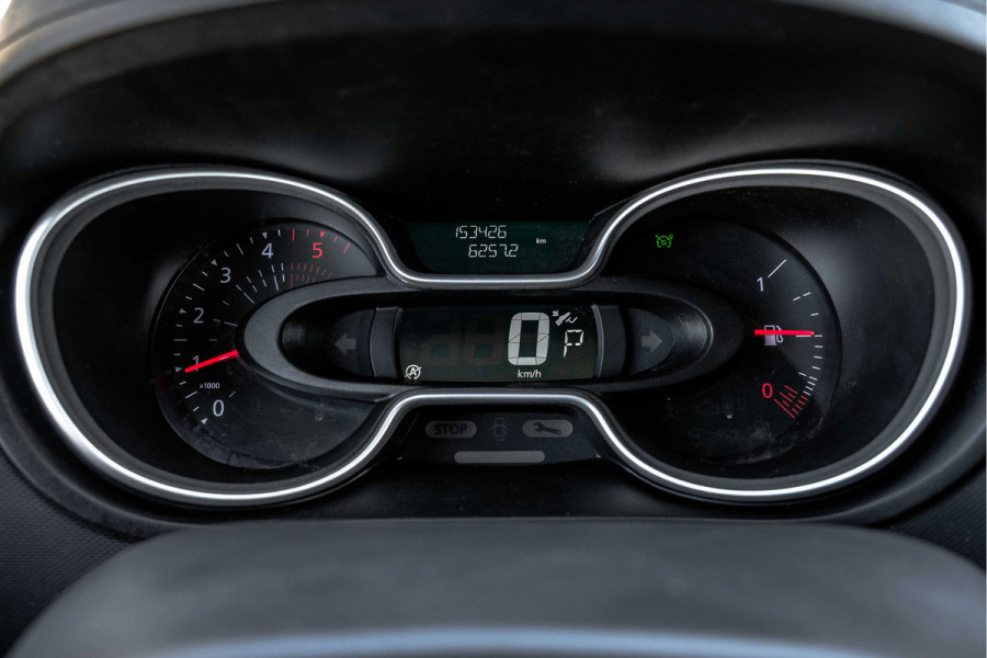 Renault Trafic 2.0 dCi 145 L2H1 | Automaat | 145 PK | 3-Zits | Camera | Cruise | Airco | Trekhaak