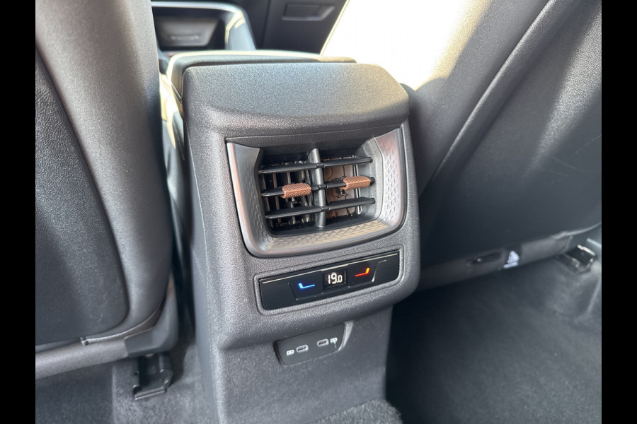 CUPRA Terramar 1.5 eTSI 150PK DSG BUSINESS HEAD-UP/NAVI/CAMERA/LEDER/MATRIX