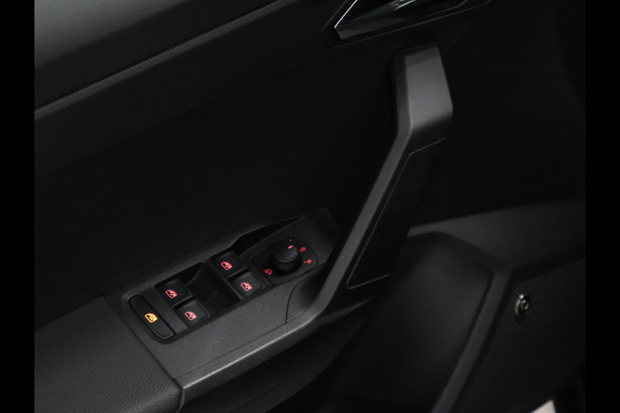 Seat Ibiza 1.0 TSI Style Business Intense Plus [APPLE CARPLAY, ANDROID, STOELVERWARMING, CAMERA, LED, PDC V+A, NAVIGATIE, DIGITAL DASH, CRUISE CONTROL, CLIMATE CONTROL, BLUETOOTH, NIEUWSTAAT]