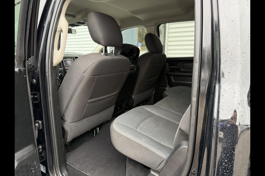 Dodge Ram 1500 CLASSIC 4x4 / Prins LPG / luchtvering achter / trekhaak 3500 kg / 5 persoons / lease vanaf € 619 / cruise en climate control / navigatie / vaste prijs rijklaar € 37.750 ex btw