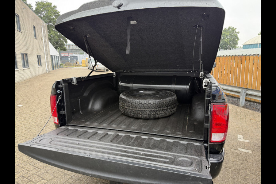 Dodge Ram 1500 CLASSIC 4x4 / Prins LPG / luchtvering achter / trekhaak 3500 kg / 5 persoons / lease vanaf € 619 / cruise en climate control / navigatie / vaste prijs rijklaar € 37.750 ex btw