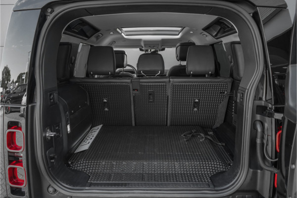Land Rover Defender 110 2.0 P400e 110 HSE Pano Trekhaak ACC 22"