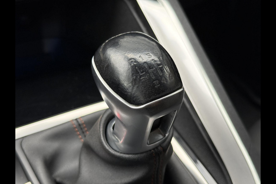 Peugeot 5008 1.2 PureTech Active 2e Eigenaar|7-zits|Carplay|i-Cockpit|Cruise|Stoelverwarming|PDC|Goed Onderhouden|Nieuwe APK bij Aflevering
