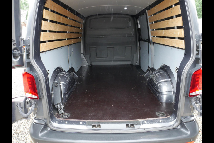 Volkswagen Transporter 2.0TDI 110PK L2 Airco cruise carplay 3-zits deuren