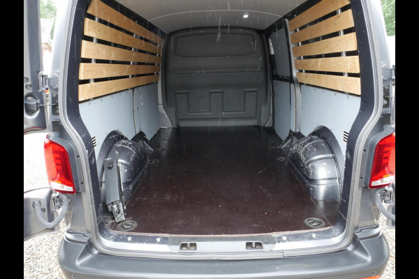 Volkswagen Transporter 2.0TDI 110PK L2 Airco cruise carplay 3-zits deuren