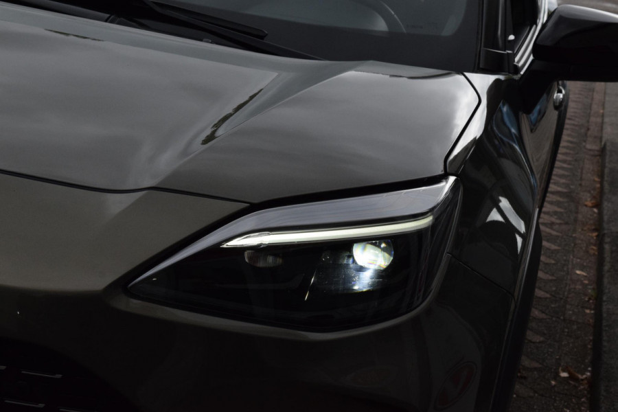 Toyota Yaris Cross 1.5 Hybrid Adventure|Pano|Winterpack|Camera