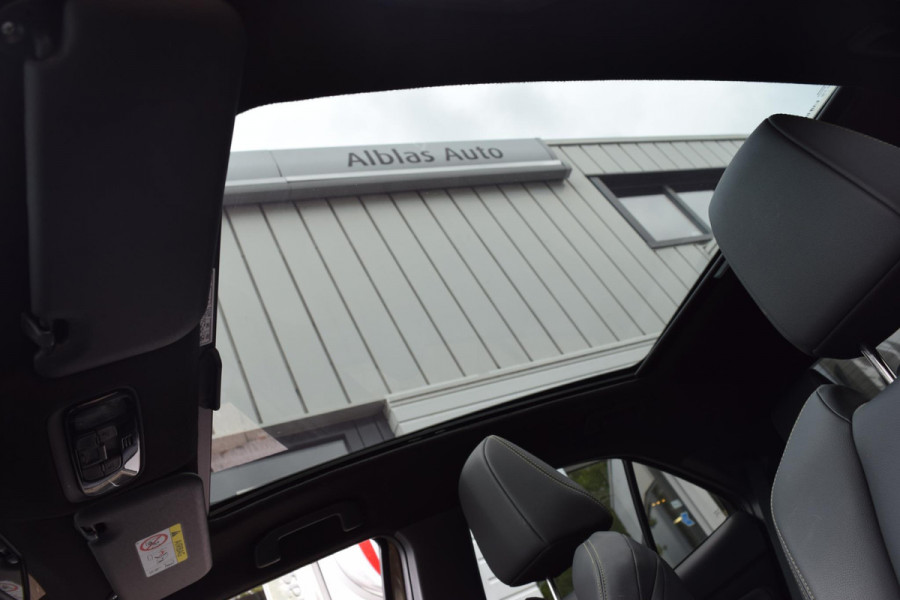 Toyota Yaris Cross 1.5 Hybrid Adventure|Pano|Winterpack|Camera