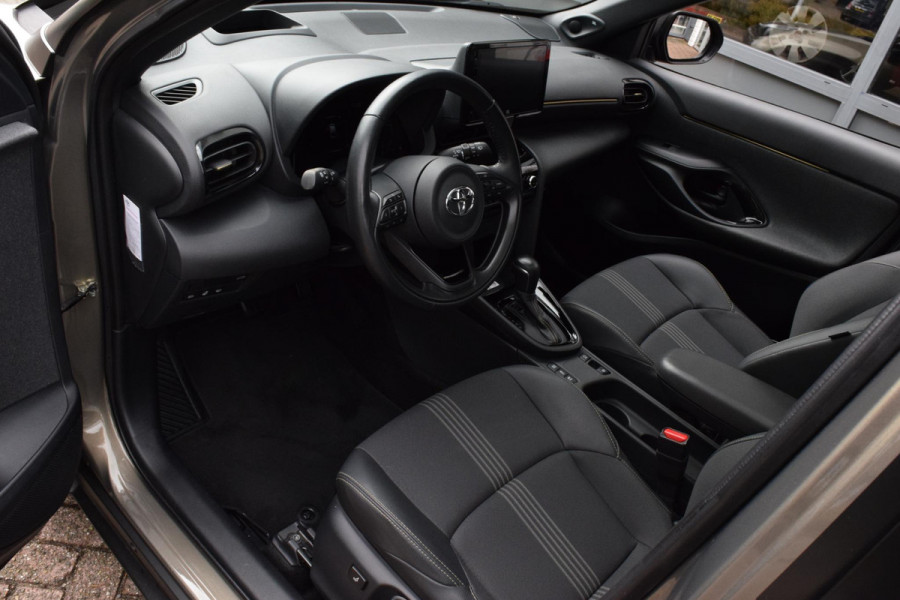 Toyota Yaris Cross 1.5 Hybrid Adventure|Pano|Winterpack|Camera